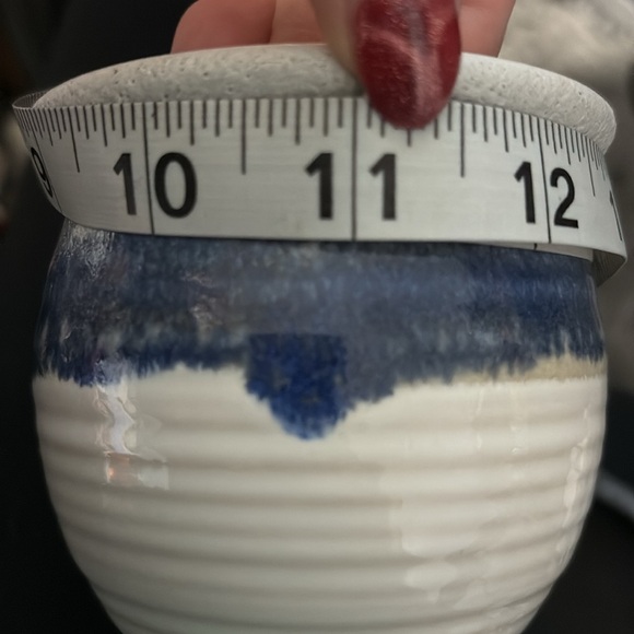 Tan and Blue Vintage Salt Glaze Handmade Unsigned Pottery Pot Vase - Picture 5 of 5